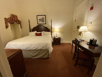 Standard Room, 1 King Bed