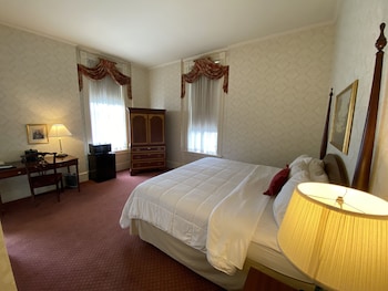 Deluxe Room, 1 King Bed (Preferred)