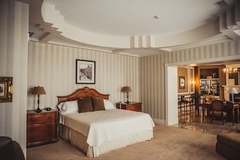 Honeymoon Suite (Morgan)