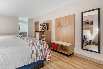 Deluxe Room, 2 Queen Beds, Smoking