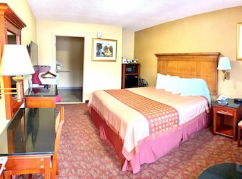Room, 1 King Bed, Accessible, Non Smoking (Upgrade)