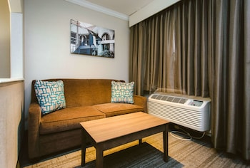 Deluxe Room, 1 King Bed, Non Smoking, Refrigerator & Microwave