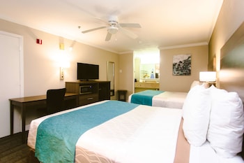 Standard Room, 2 Queen Beds, Accessible, Bathtub
