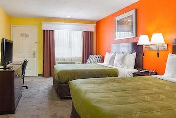 Standard Room, 2 Queen Beds, Non Smoking