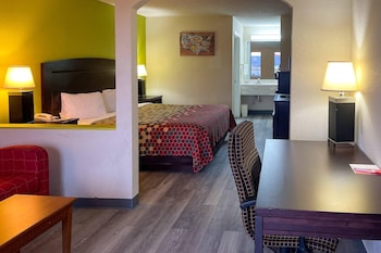Suite, 1 King Bed with Sofa bed, Non Smoking