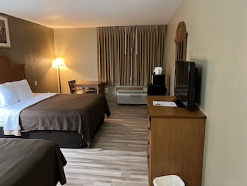 Room, 2 Queen Beds, Smoking