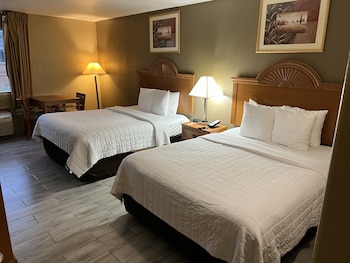Room, 2 Queen Beds, Non Smoking