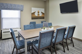 Suite, 1 King Bed, Non Smoking (Boardroom)
