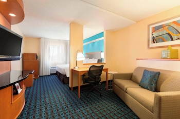 Studio, 1 King Bed with Sofa bed, Hearing Accessible (Accessible Bathtub)