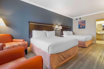Standard Room, 2 Queen Beds, Accessible, Ground Floor