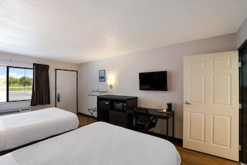 Standard Room, 2 Queen Beds, Non Smoking