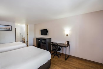 Standard Room, 2 Queen Beds, Smoking