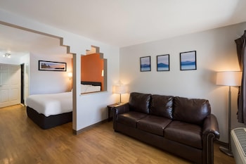 Suite, 1 King Bed with Sofa bed, Non Smoking