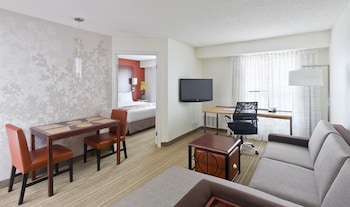 Studio, 1 King Bed (Mobility/Hearing Accessible, Tub)