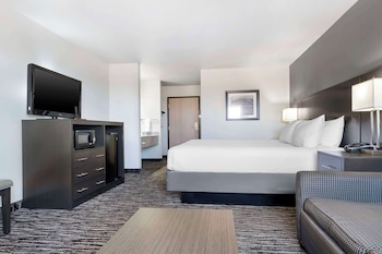 Standard Room, 1 King Bed, Non Smoking, Refrigerator