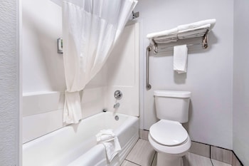 Standard Room, 2 Queen Beds, Non Smoking, Refrigerator (Pet Friendly)