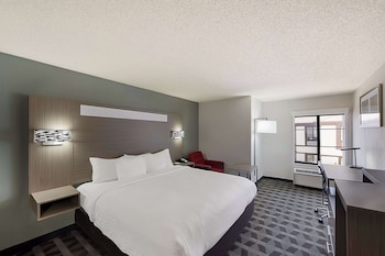 Standard Room, 1 King Bed, Non Smoking