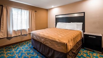 Standard Room, Multiple Beds, Non Smoking, Refrigerator & Microwave