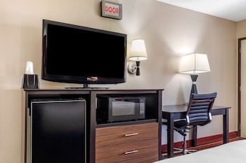 Standard Room, 1 King Bed, Accessible, Bathtub