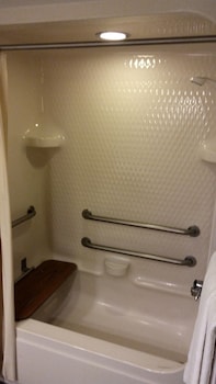 Standard Room, 1 Queen Bed, Accessible, Non Smoking