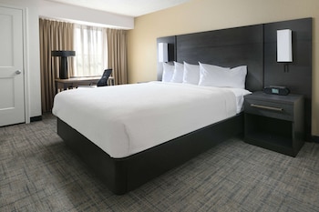 Suite, Multiple Beds, Accessible (Mobility Roll in Shower Two Bedrooms)