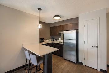 Room, 1 Queen Bed with Sofa bed, Accessible (Mobility Roll in Shower One Bedroom)