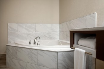 Deluxe Studio Suite, 1 King Bed, Non Smoking