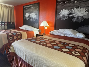Room, 2 Queen Beds, Accessible, Non Smoking (Roll-In Shower)