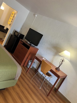 Standard Room, 1 King Bed, Non Smoking