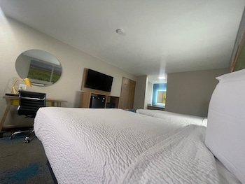 Standard Room, 2 Queen Beds, Non Smoking