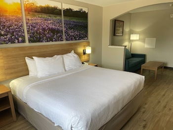 Deluxe Studio Suite, 1 King Bed, Non Smoking