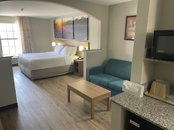 Suite, 1 King Bed, Accessible, Non Smoking (Mobility/Hearing, Roll-In Shower)