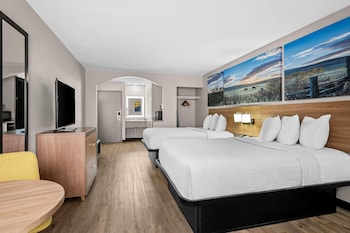 Room, 2 Queen Beds, Non Smoking
