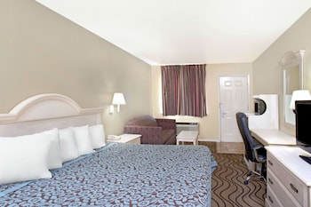 Room, 1 King Bed, Accessible, Non Smoking (Roll-In Shower)