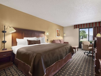 Studio Suite, 1 King Bed, Non Smoking