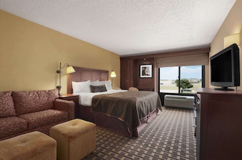 Room, 1 King Bed, Accessible, Non Smoking (Mobility,Hearing,Tub w/Grab Bars)