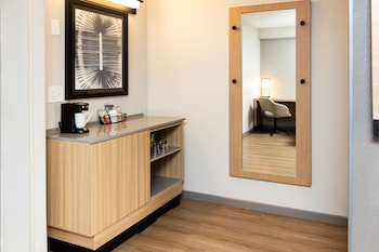 Room (High Floor, Two Queen Beds, Sofa Bed)
