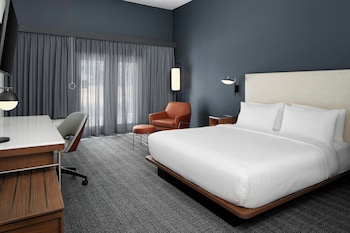 Room, 1 King Bed, Hearing Accessible (Transfer Shower)