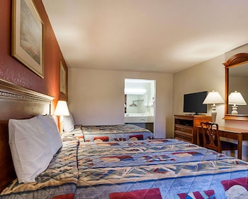 Room, 2 Queen Beds, Non Smoking