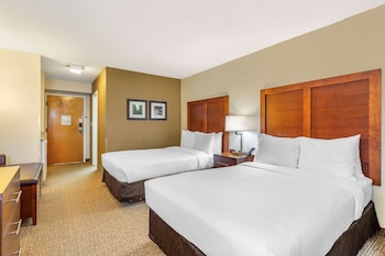 Deluxe Suite, 2 Double Beds, Non Smoking