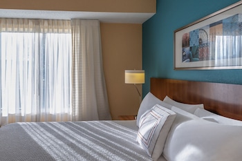 Room, 2 Queen Beds, Hearing Accessible (Accessible Bathtub)