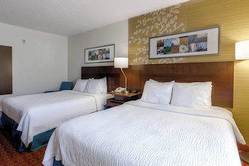 Room, 2 Queen Beds, Hearing Accessible (Accessible Bathtub)