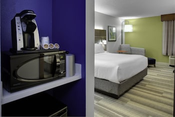 Standard Room, 1 King Bed, Accessible (Mobility, Roll-In Shower)