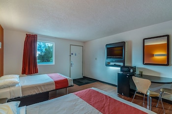 2 Full Beds, Non-Smoking, Micfridge
