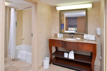 Suite, 2 Queen Beds, Non Smoking