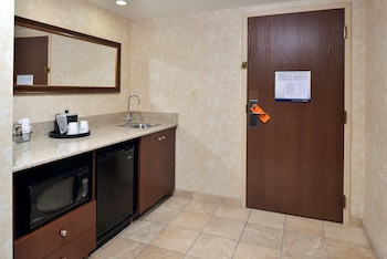 Suite, 2 Queen Beds, Non Smoking