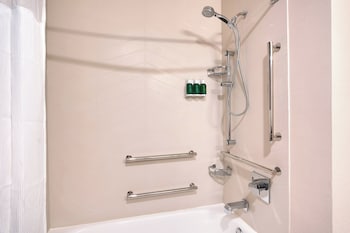 Room, 2 Queen Beds (Mobility/Hearing Accessible, Tub)