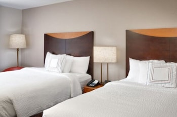 Room, 2 Queen Beds (Mobility/Hearing Accessible, Tub)