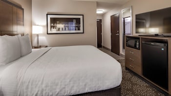 Standard Room, 1 Queen Bed, Non Smoking, Refrigerator & Microwave