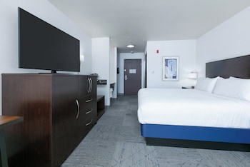 Standard Room, 1 King Bed, Mobility Accessible (Mobility, Roll-In Shower)